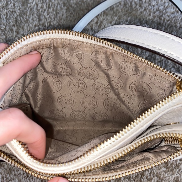 Michael Kors Crossbody - Picture 11 of 12